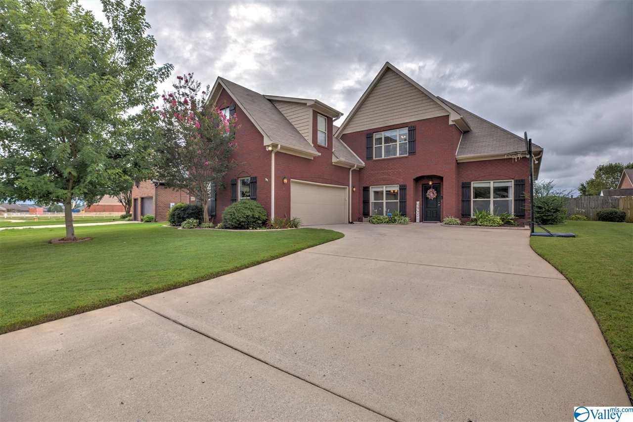 Huntsville Alabama homes for sale with pools