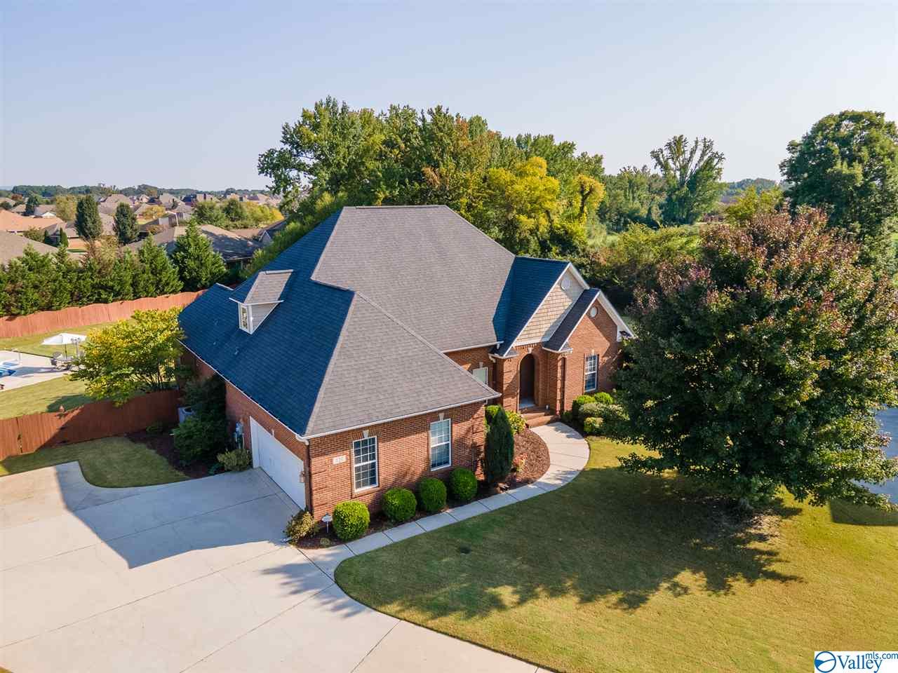 Huntsville Alabama homes for sale with pools