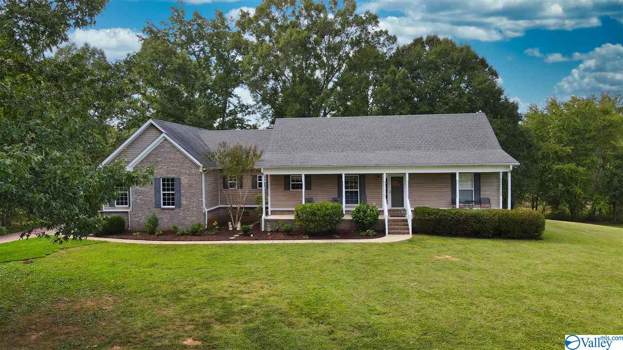 Homes with Acreage in Huntsville and Madison County Alabama